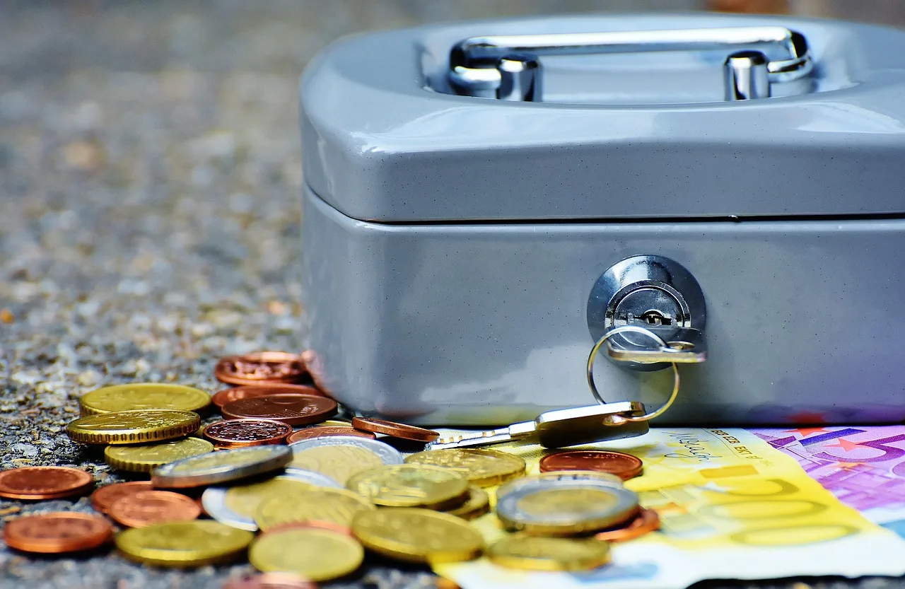 cashbox, money, currency, cash box, finance, money box, euro, cash, cashbox, money, cash box, cash box, cash box, cash box, cash box, money box, money box, money box, cash. Food truck bookkeeping without the accountant: the basics that keep cash flowing
